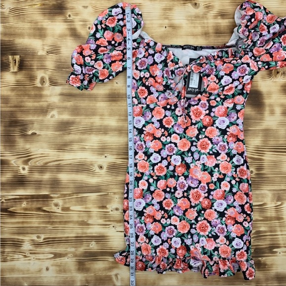NWT Nasty Gal Pink Floral Bodycon Dress, Size 6, Puff Sleeve with Keyhole - Picture 10 of 14